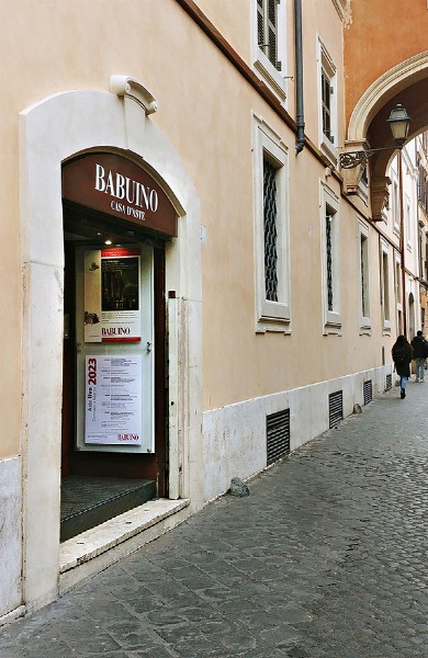 _____ La sede, in via dei Greci 2/a